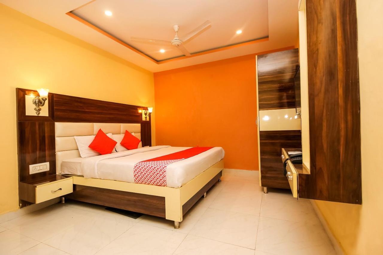Oyo 10709 Hotel Sbt Visakhapatnam Exterior foto