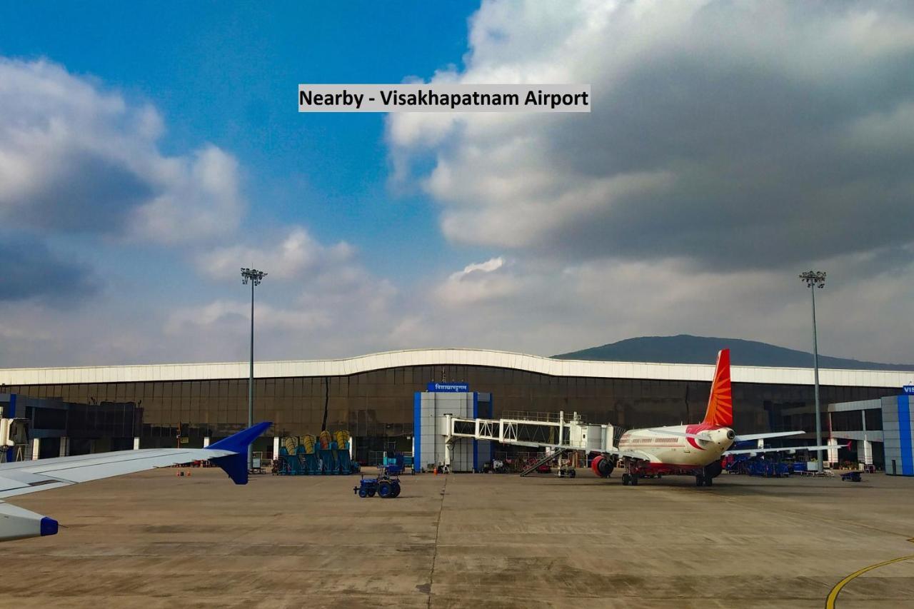 Oyo 10709 Hotel Sbt Visakhapatnam Exterior foto